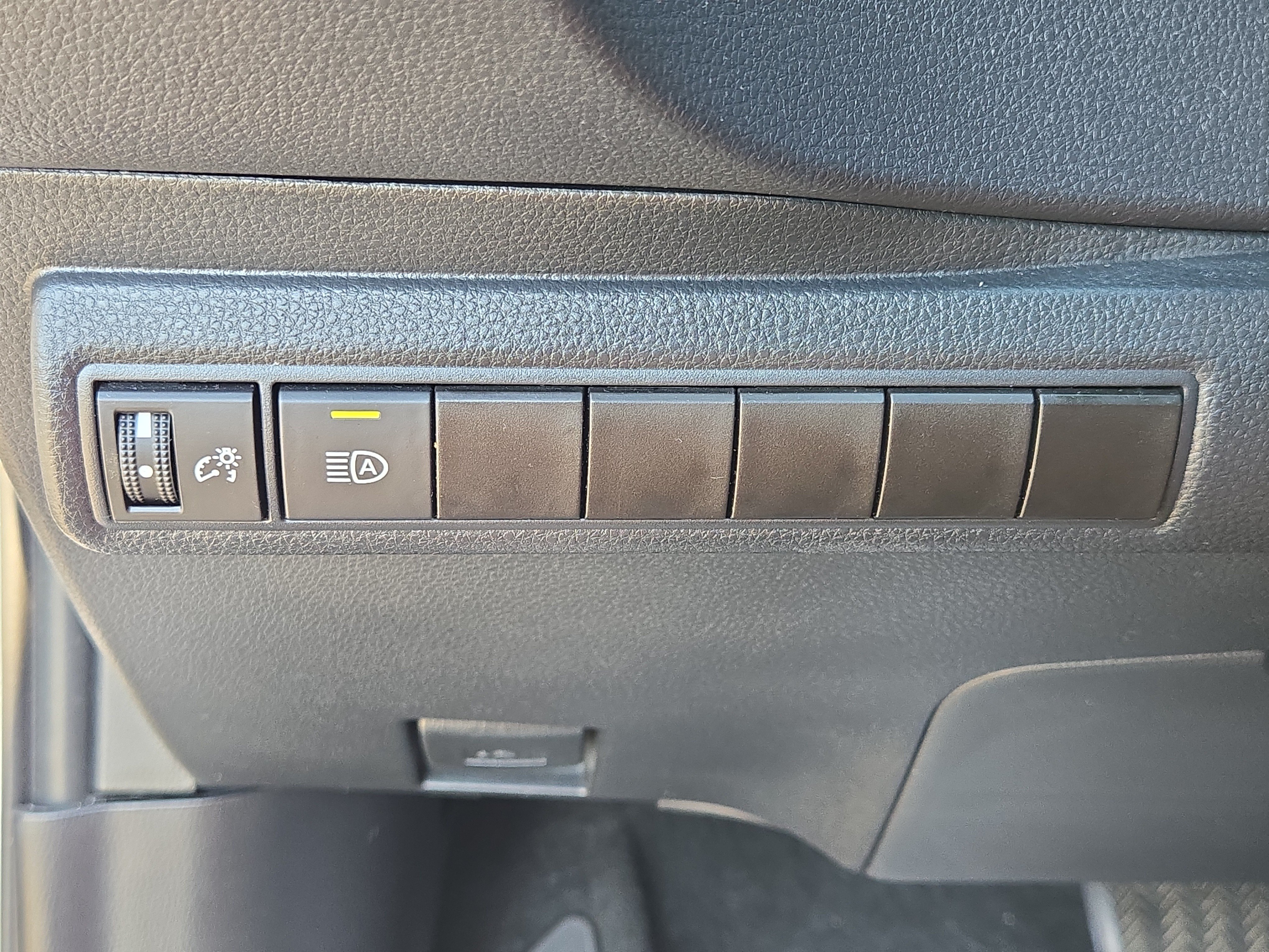 Used 2024 Toyota Corolla LE FWD image 21