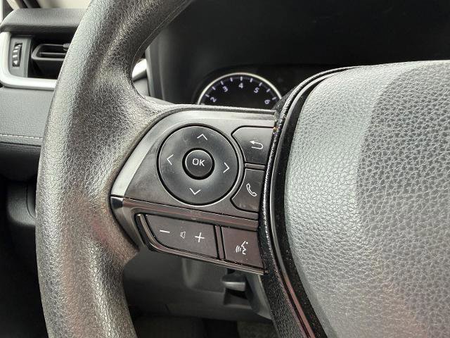 Used 2021 Toyota RAV4 LE image 18