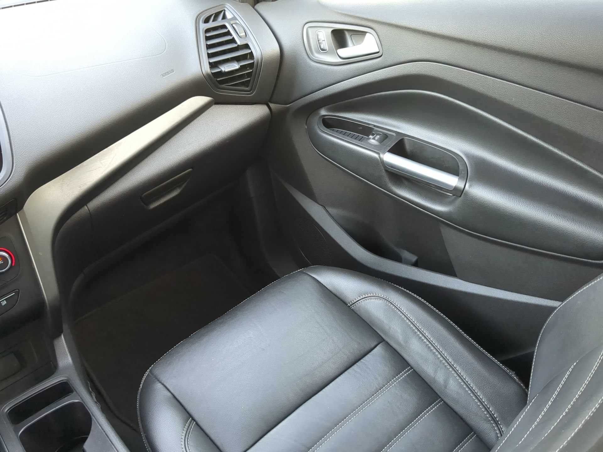 Certified 2017 Ford Escape SE w/ SE Leather Comfort Package FWD image 53