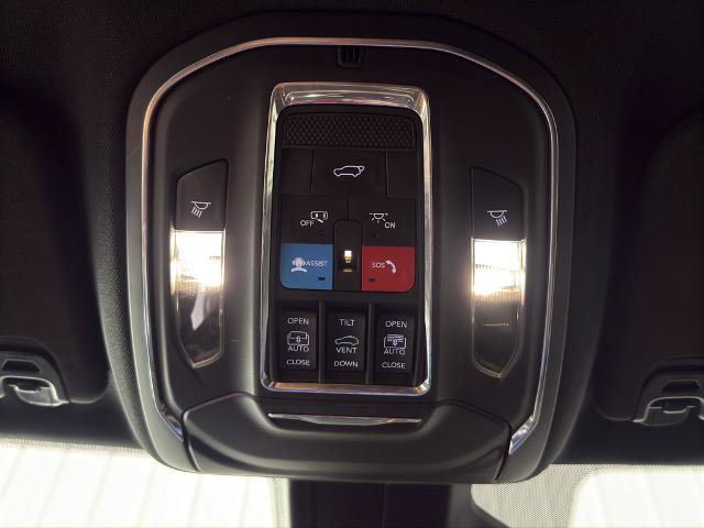 Used 2023 Jeep Wagoneer L Series III w/ Premium Group I AWD/4WD image 25