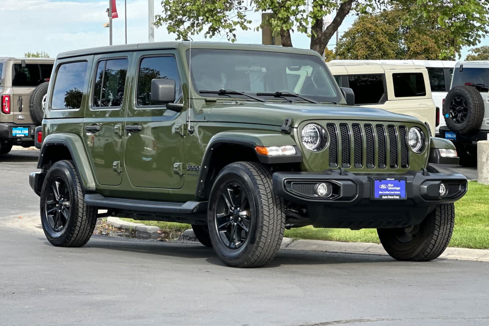 Used 2021 Jeep Wrangler Unlimited Sahara AWD/4WD image 9