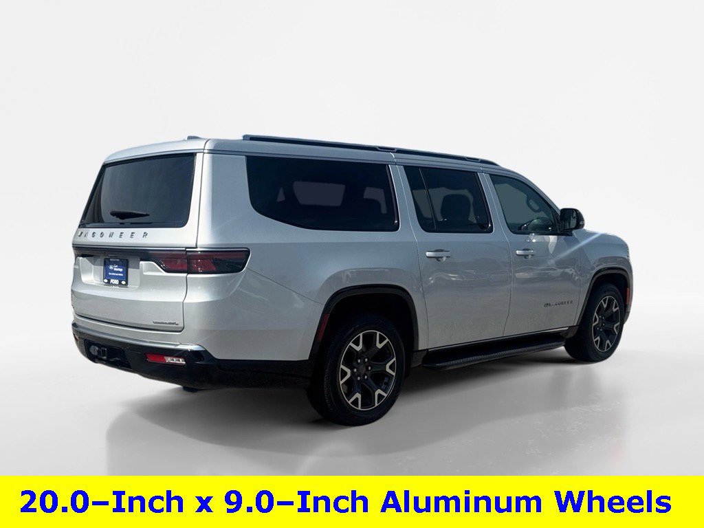 Used 2023 Jeep Wagoneer L Series III w/ Preferred Equipment Group image 4