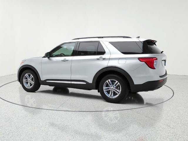 Certified 2023 Ford Explorer XLT RWD image 5