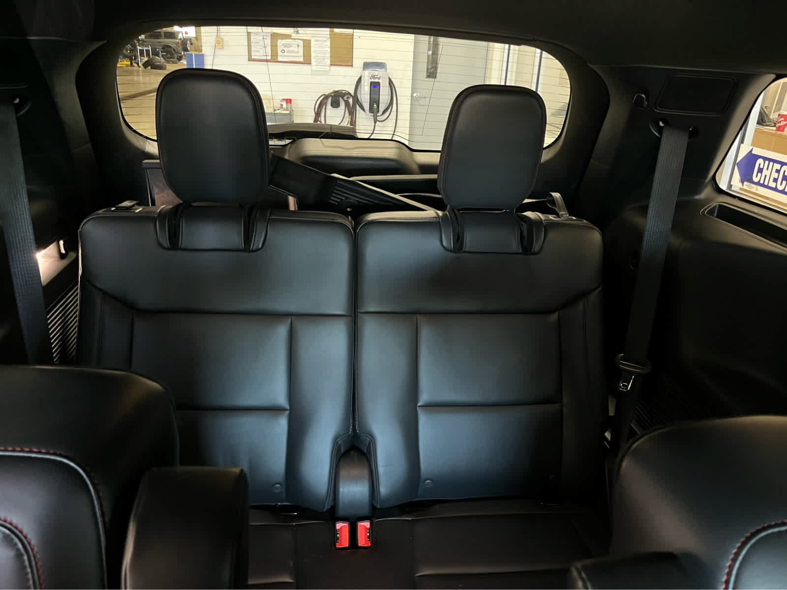 Certified 2025 Ford Explorer ST-Line AWD/4WD image 35