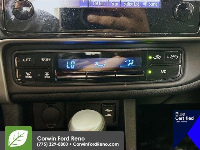 Used 2018 Toyota Corolla LE FWD image 18