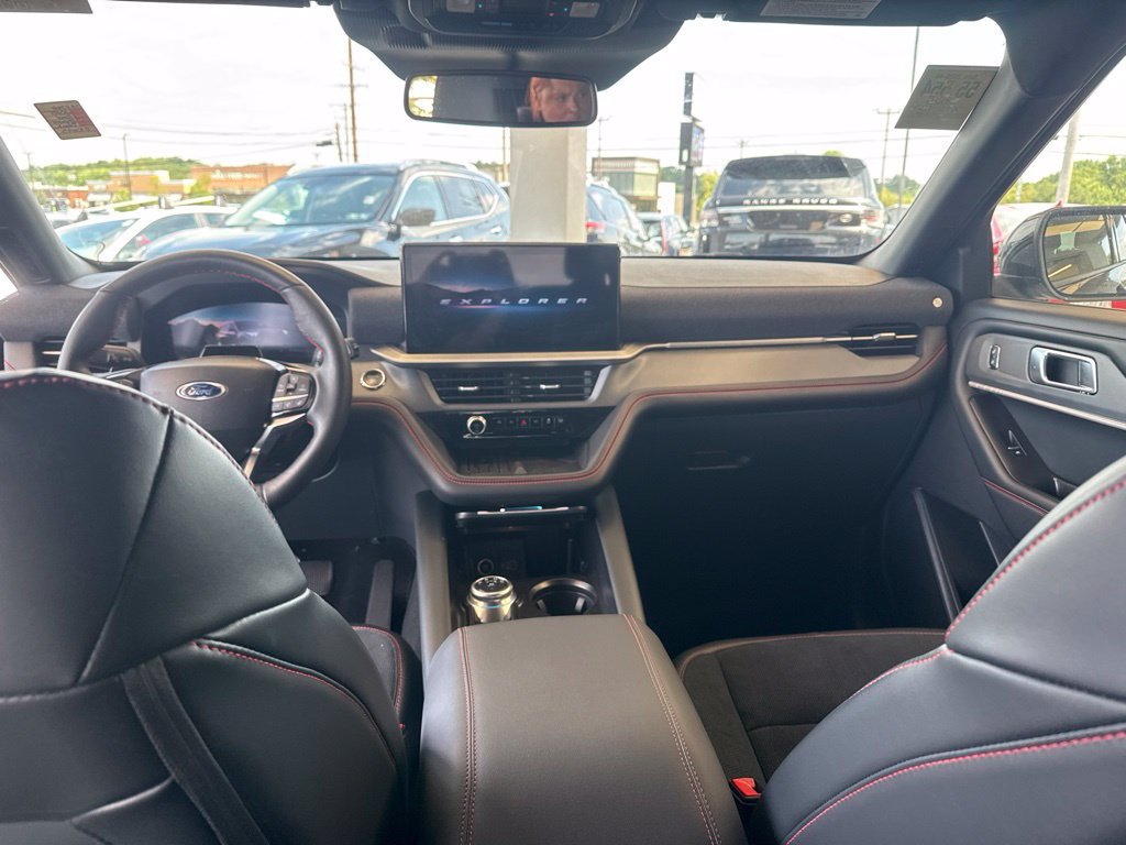 Certified 2025 Ford Explorer ST AWD/4WD image 14