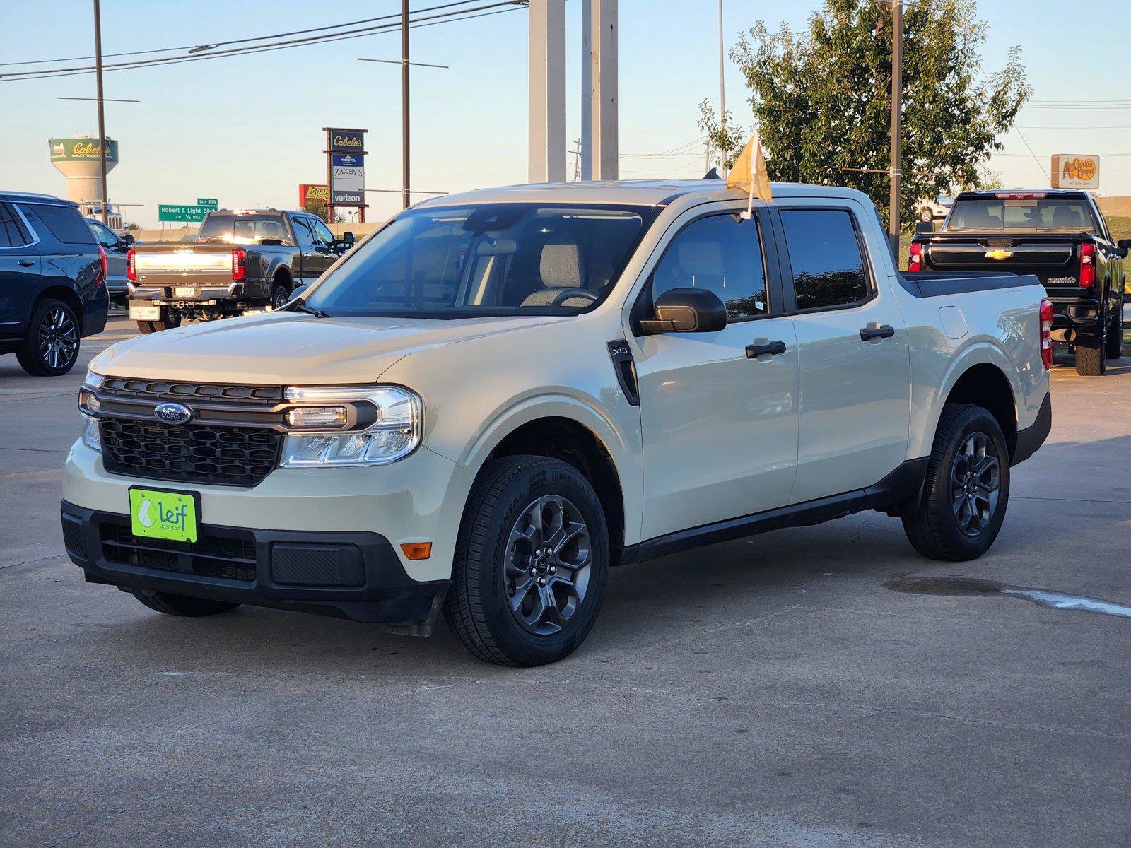 Certified 2024 Ford Maverick XLT FWD image 3