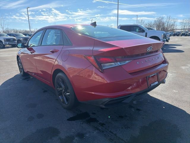 Used 2021 Hyundai Elantra SEL image 2