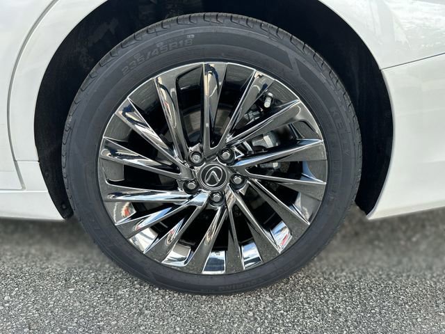 Used 2024 Lexus ES 300h Ultra Luxury w/ Accessory Package (Z2) image 10