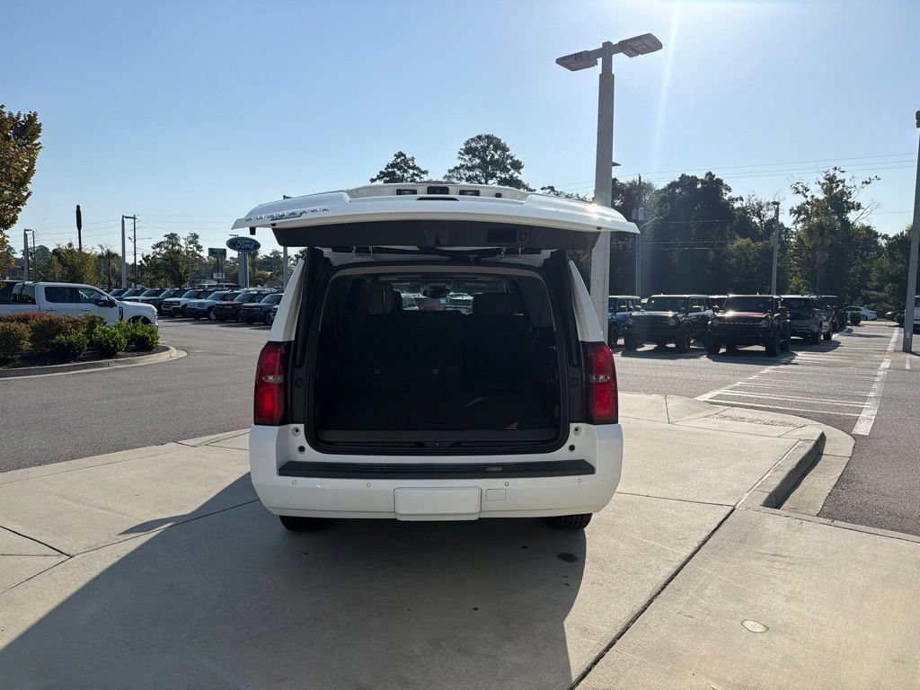Used 2019 Chevrolet Suburban LT RWD image 8