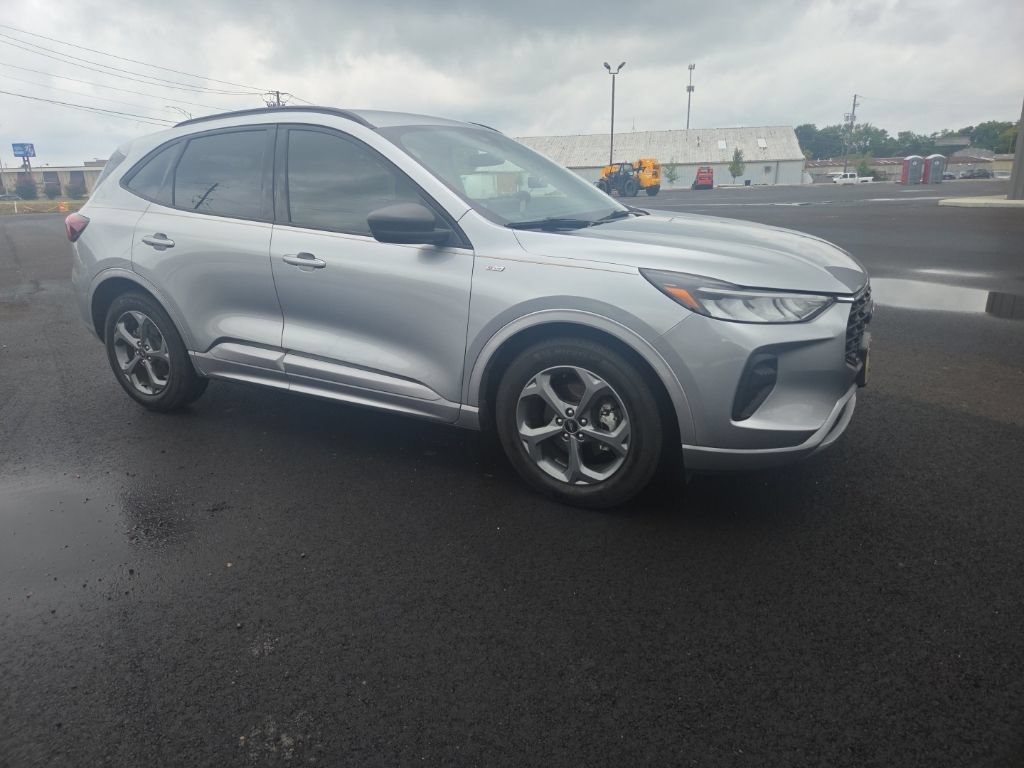 Certified 2023 Ford Escape ST-Line w/ Tech Pack #1 FWD image 17