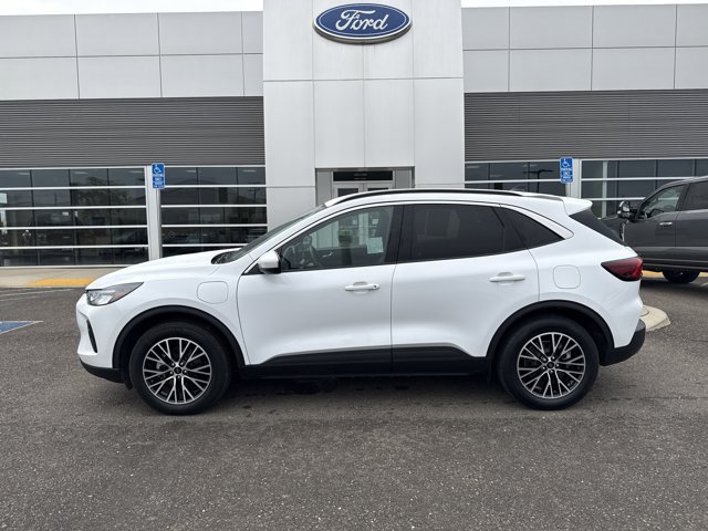 Certified 2023 Ford Escape SE FWD image 2