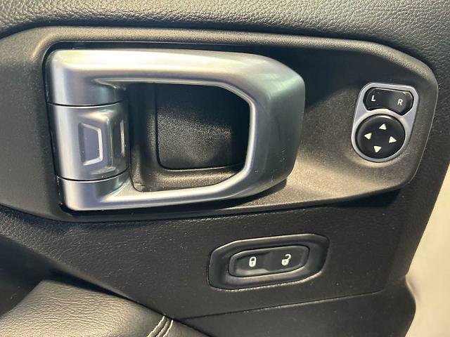 Used 2020 Jeep Gladiator Overland w/ Uconnect 4C Nav & Sound Group image 22