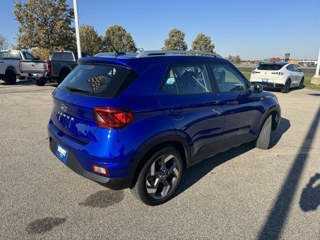 Used 2024 Hyundai Venue SEL image 5