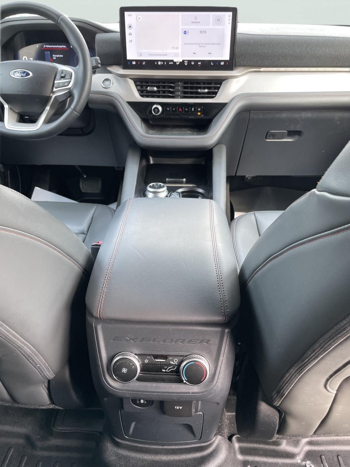 Certified 2025 Ford Explorer Active w/ Active Comfort Package AWD/4WD image 12