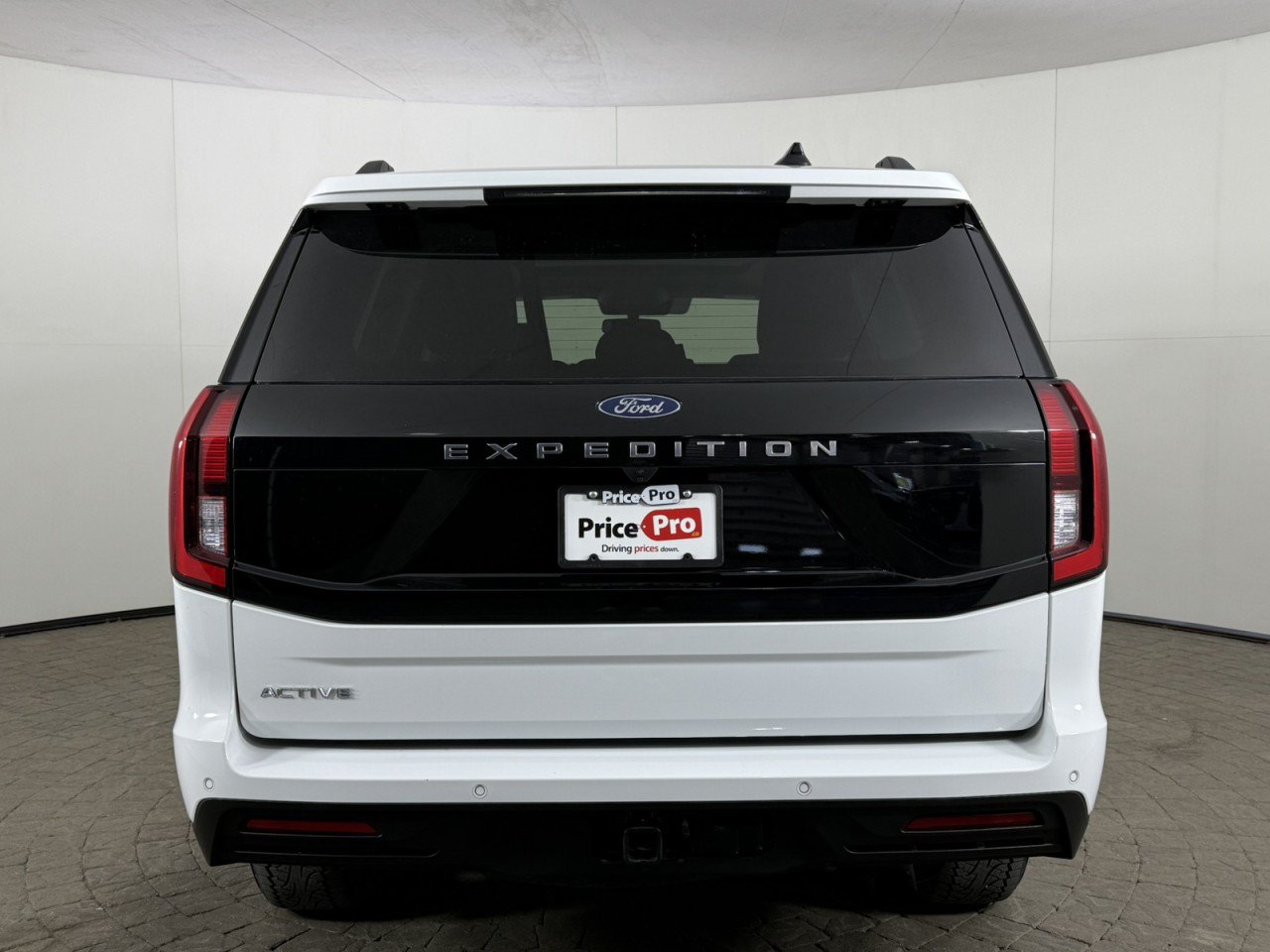 Certified 2025 Ford Expedition Active AWD/4WD image 6