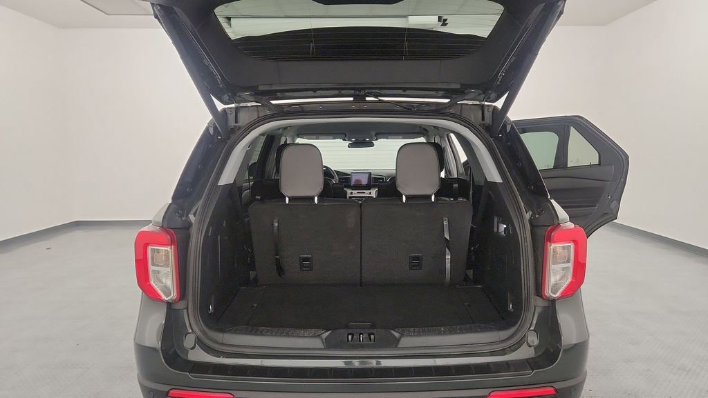 Certified 2023 Ford Explorer XLT w/ Equipment Group 202A image 27