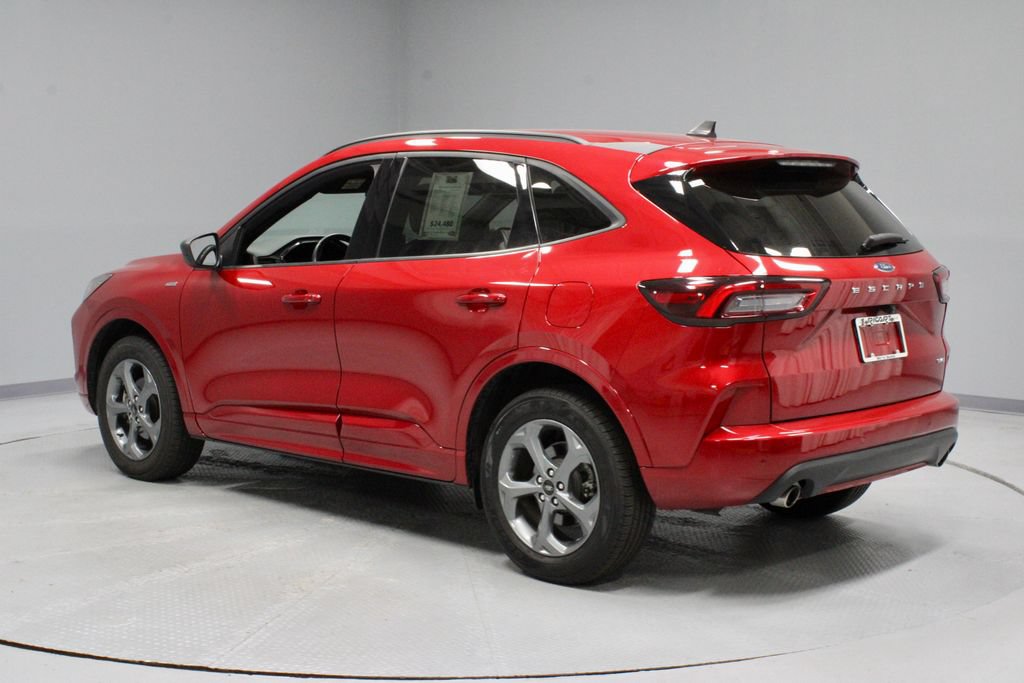 Certified 2024 Ford Escape ST-Line w/ Tech Pack #1 AWD/4WD image 9