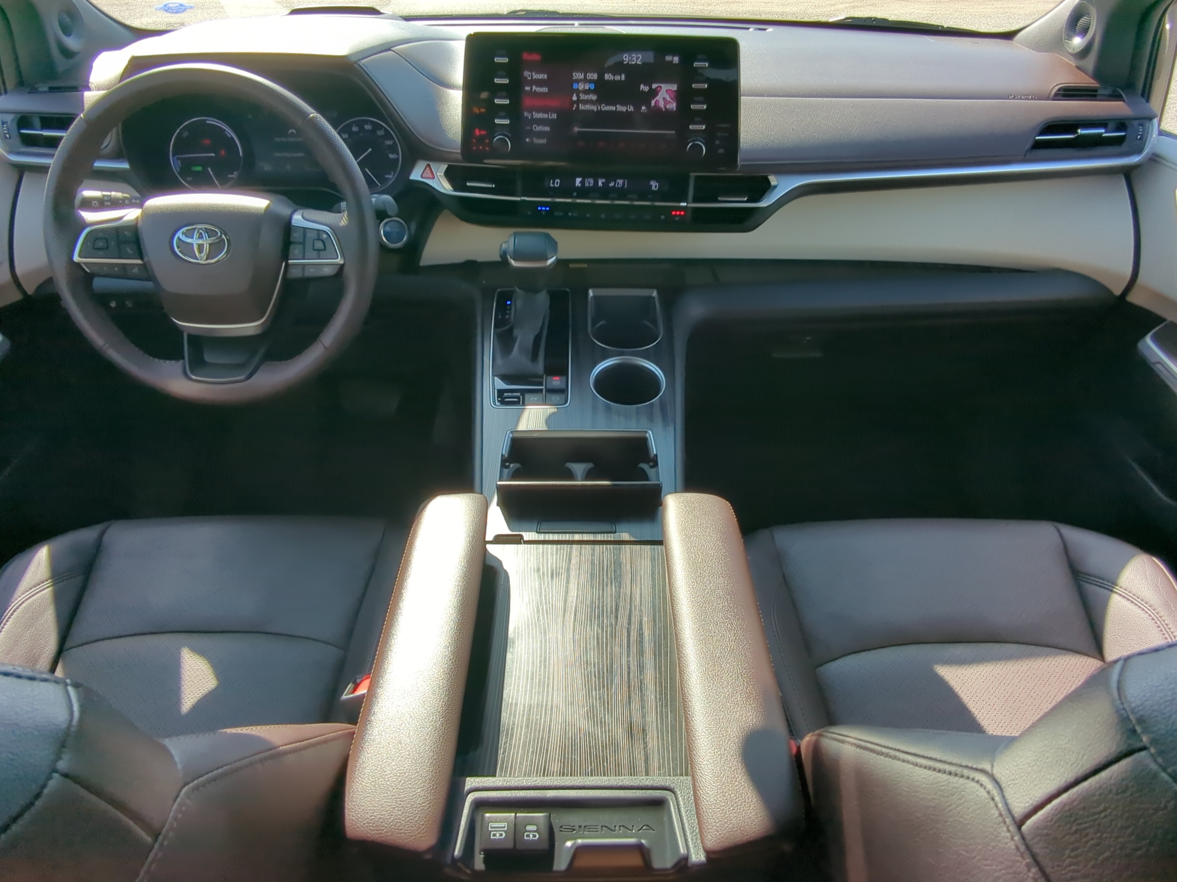 Used 2023 Toyota Sienna Platinum FWD image 13