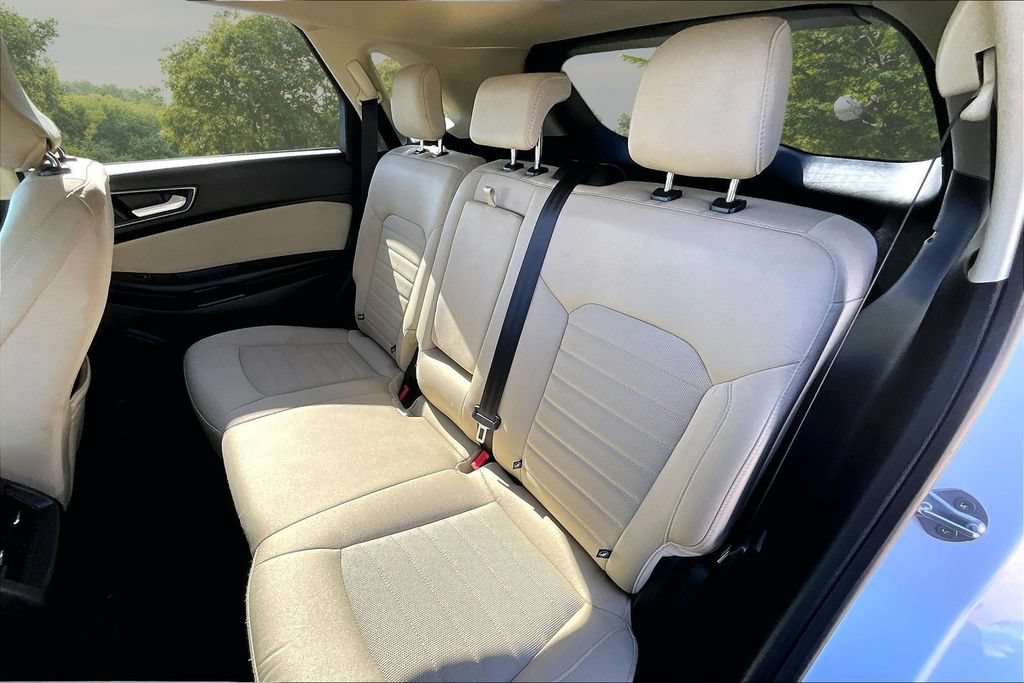 Certified 2019 Ford Edge SE FWD image 25