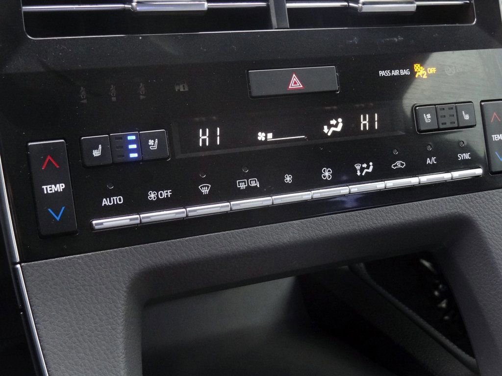 Used 2019 Toyota Avalon Limited image 40