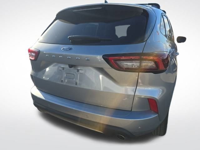Certified 2023 Ford Escape ST-Line w/ Tech Pack #1 image 4