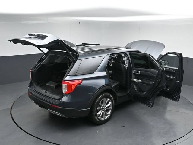 Certified 2022 Ford Explorer XLT w/ Equipment Group 202A AWD/4WD image 60