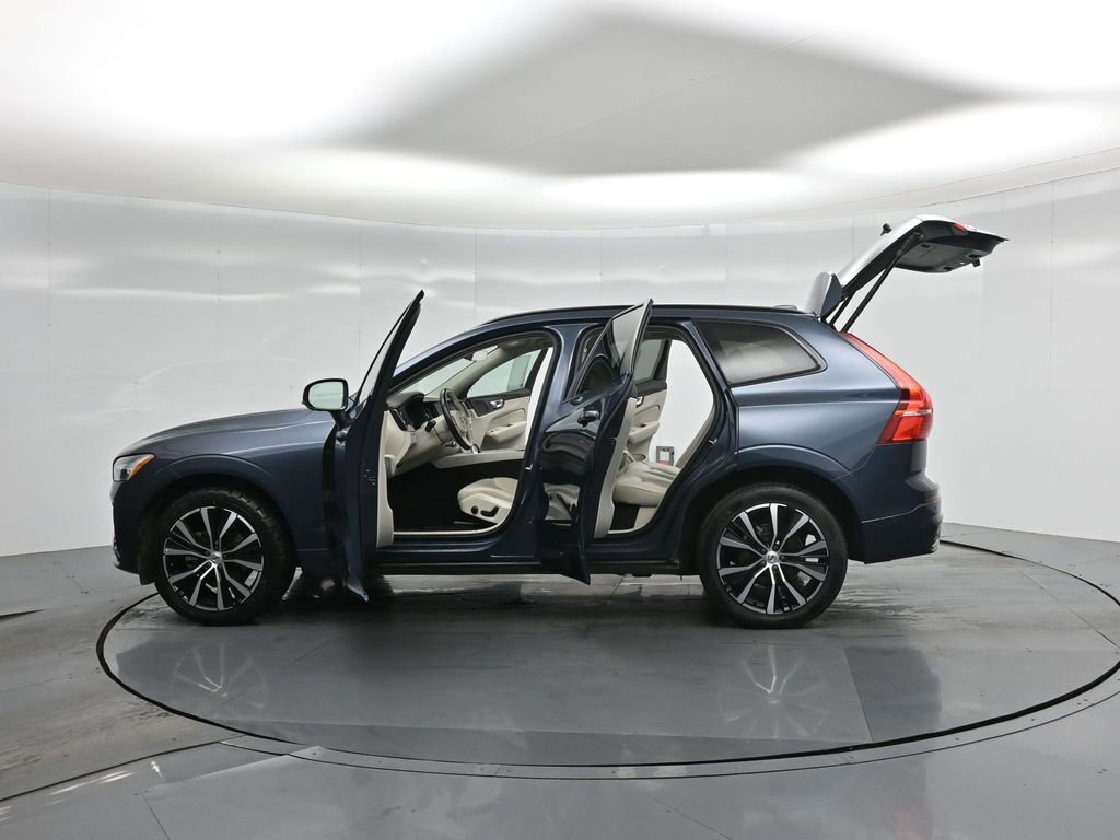 Used 2023 Volvo XC60 B5 Plus image 58