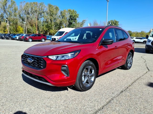 Certified 2023 Ford Escape ST-Line w/ Tech Pack #1 AWD/4WD image 3
