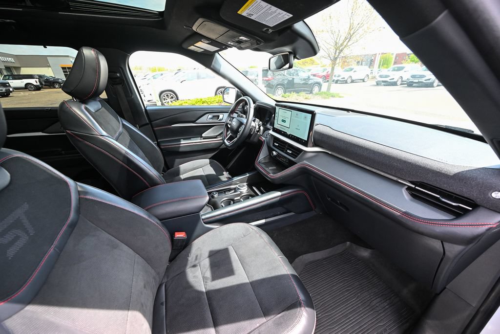 Certified 2025 Ford Explorer ST AWD/4WD image 26
