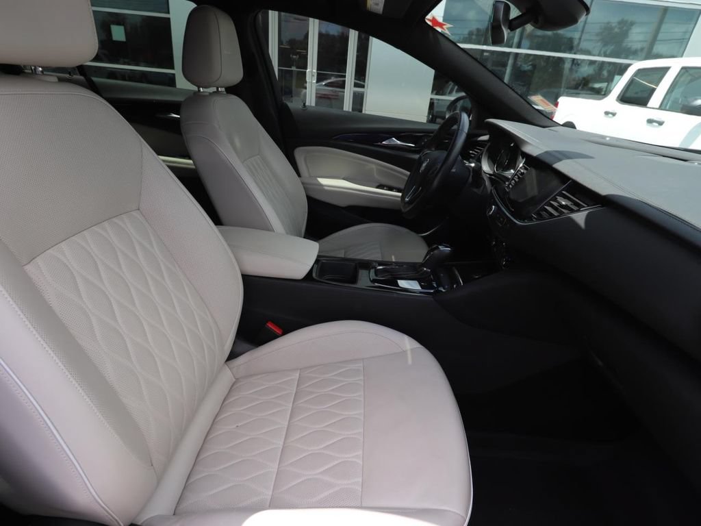 Used 2020 Buick Regal Avenir w/ Driver Confidence Package II FWD image 16