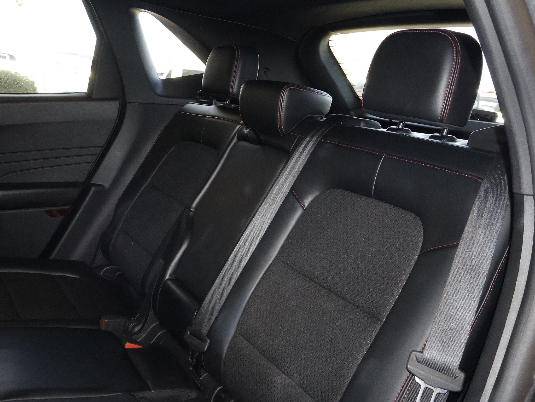 Certified 2025 Ford Escape ST-Line FWD image 36