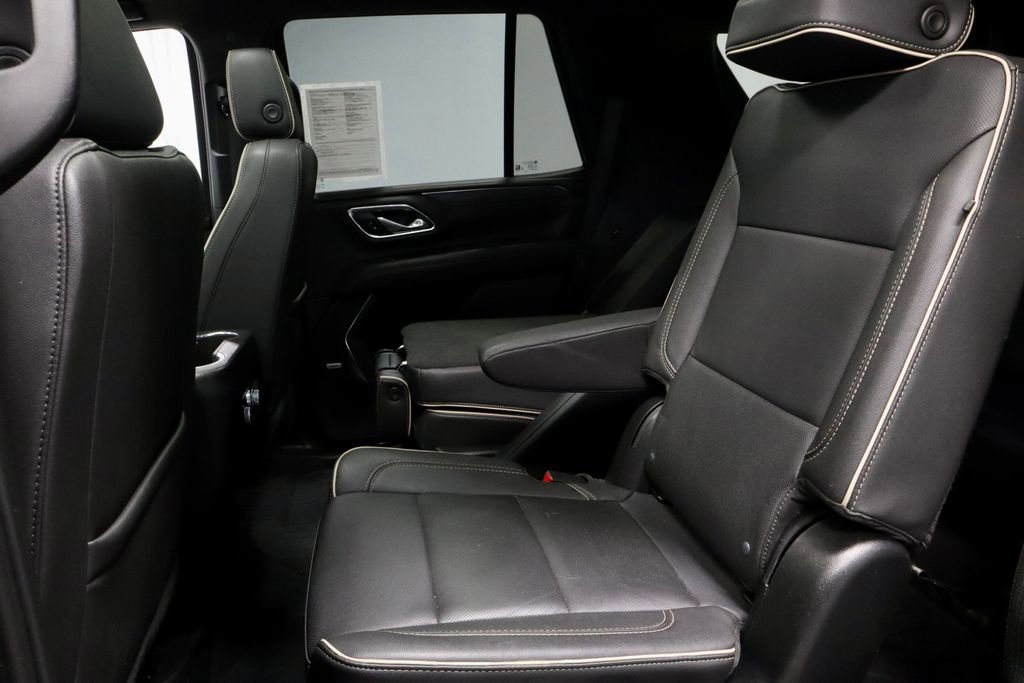 Used 2024 GMC Yukon SLT w/ SLT Luxury Package AWD/4WD image 25