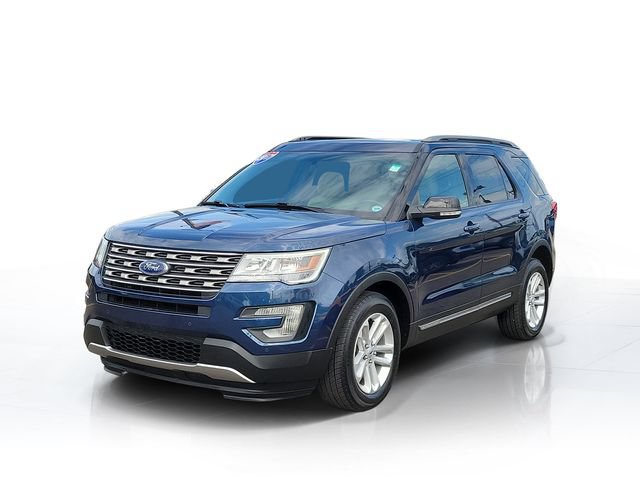 Certified 2017 Ford Explorer XLT w/ Equipment Group 202A FWD image 3