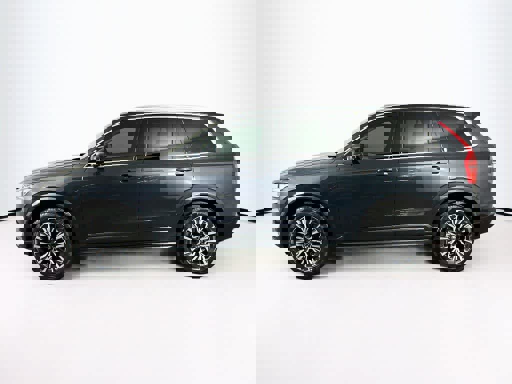 Used 2022 Volvo XC90 T5 Momentum w/ Advanced Package FWD image 3