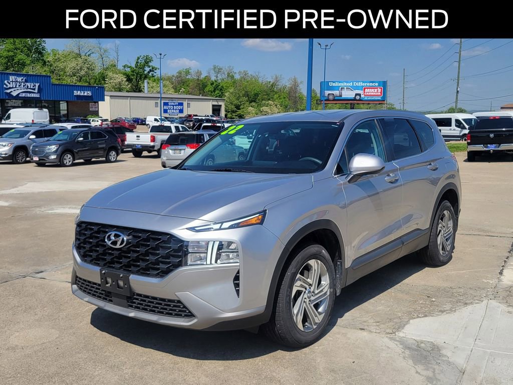 Used 2022 Hyundai Santa Fe SE FWD image 2