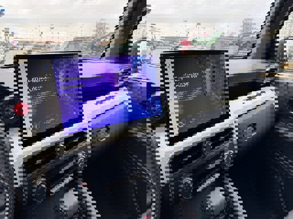 Used 2024 Toyota Tacoma TRD Off-Road AWD/4WD image 20