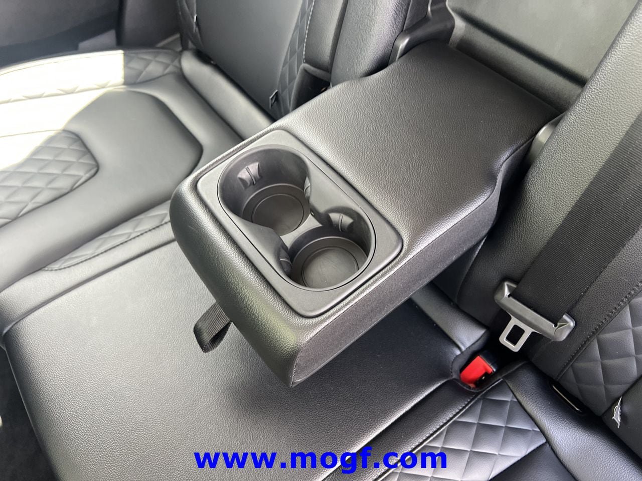 Certified 2024 Ford Edge Titanium AWD/4WD image 21