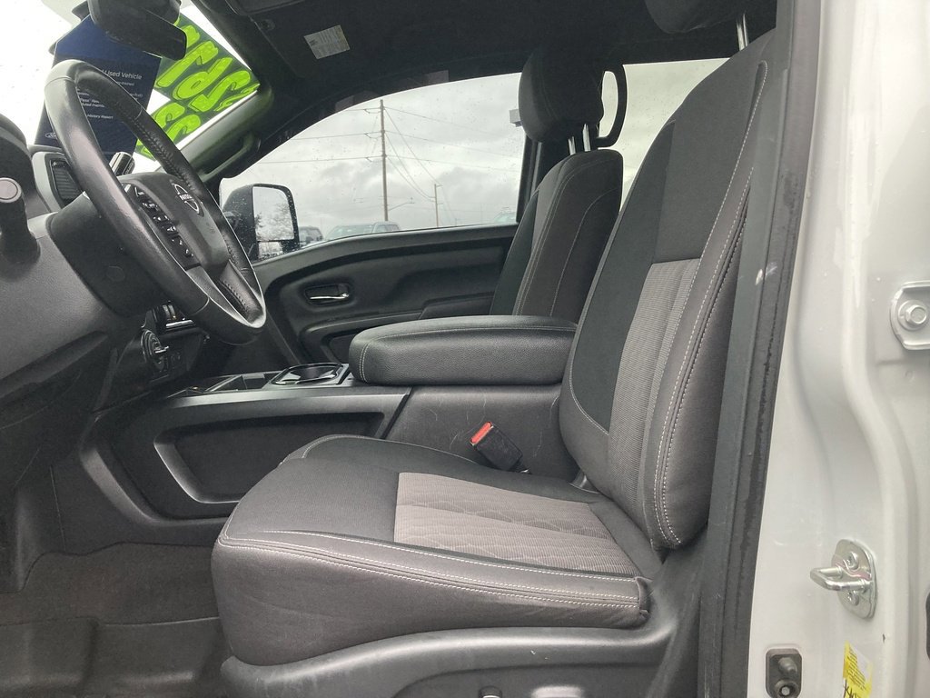 Used 2023 Nissan Titan SV w/ SV Convenience Package image 18