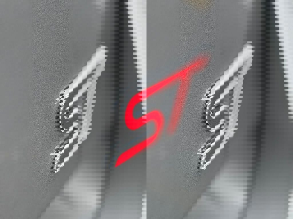 Certified 2025 Ford Explorer ST image 10