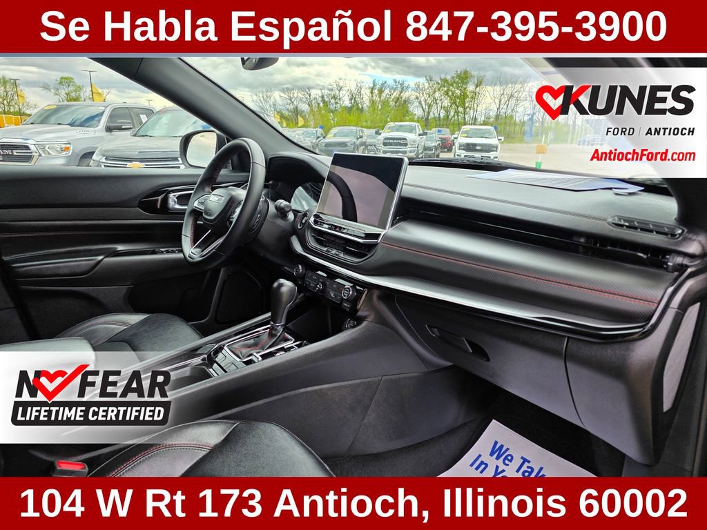 Used 2024 Jeep Compass Trailhawk AWD/4WD image 38
