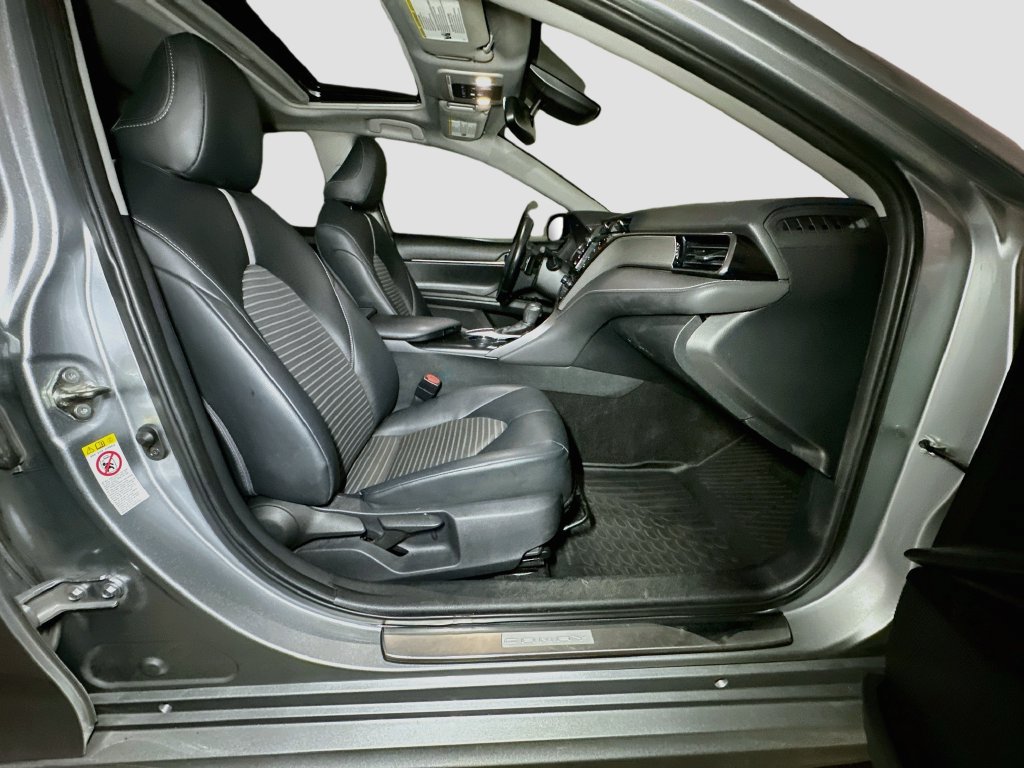 Used 2019 Toyota Camry SE w/ Convenience Package FWD image 39