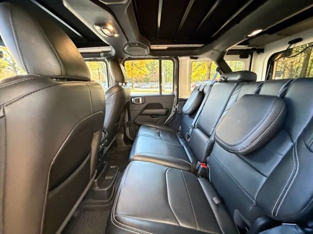 Used 2023 Jeep Wrangler Unlimited Sahara w/ Cold Weather Group image 19