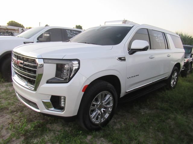 Used 2024 GMC Yukon XL SLT w/ SLT Premium Package AWD/4WD image 3