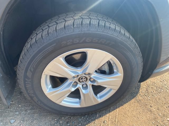 Used 2019 Toyota RAV4 XLE w/ Convenience Package AWD/4WD image 9