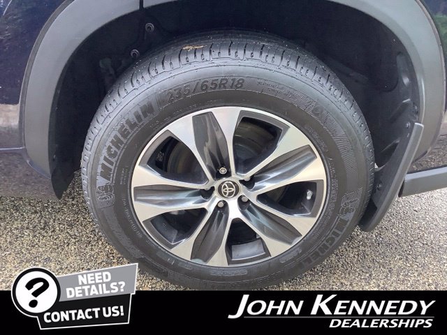 Used 2022 Toyota Highlander XLE AWD/4WD image 38