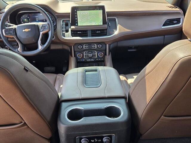 Used 2024 Chevrolet Suburban High Country w/ Premium Package RWD image 8