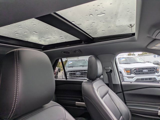 Certified 2022 Ford Explorer XLT w/ Equipment Group 202A image 37