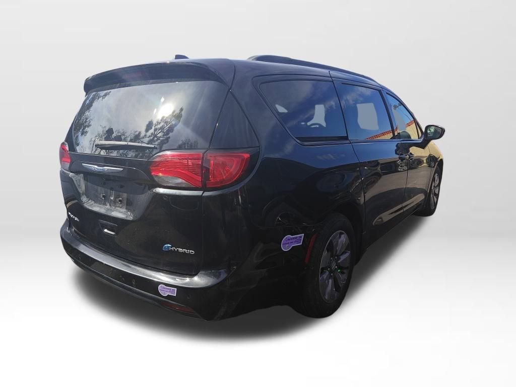 Used 2018 Chrysler Pacifica Limited w/ Advanced Safetytec Group image 3