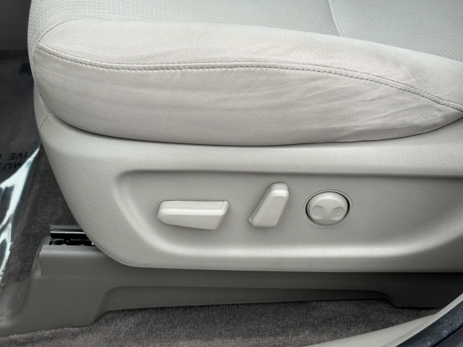 Used 2021 Kia Sedona LX image 24